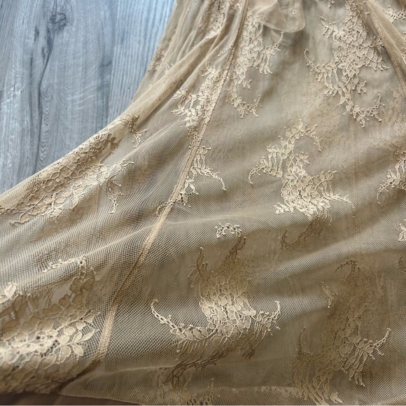 & Other Stories lace maxi dress with bodysuit in beige - Picture 6 of 15